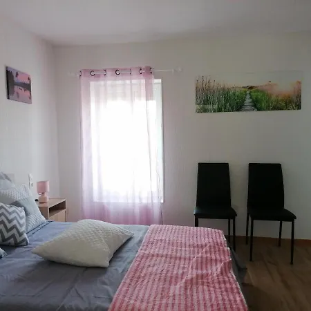 Pause Chez Fleurette, 아파트 *