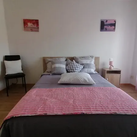 Pause Chez Fleurette, 아파트 *